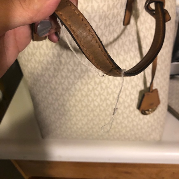 Michael Kors tote - Picture 5 of 6